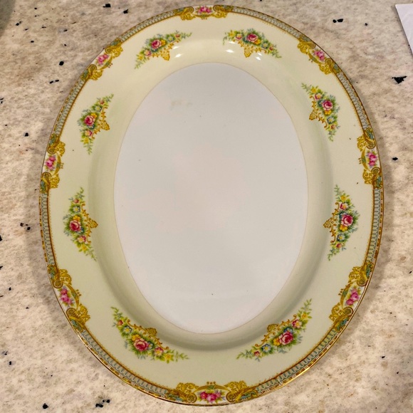 Exquisite imperial chine platter. (Kamari’s) 16” x 12”